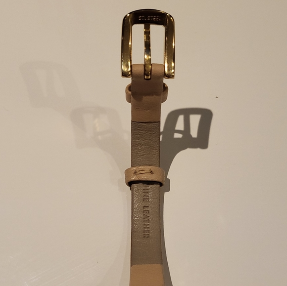 Kate Spade Tiny Metro Watch - Beige Leather Strap & Gold-Plated Metal - Picture 6 of 8